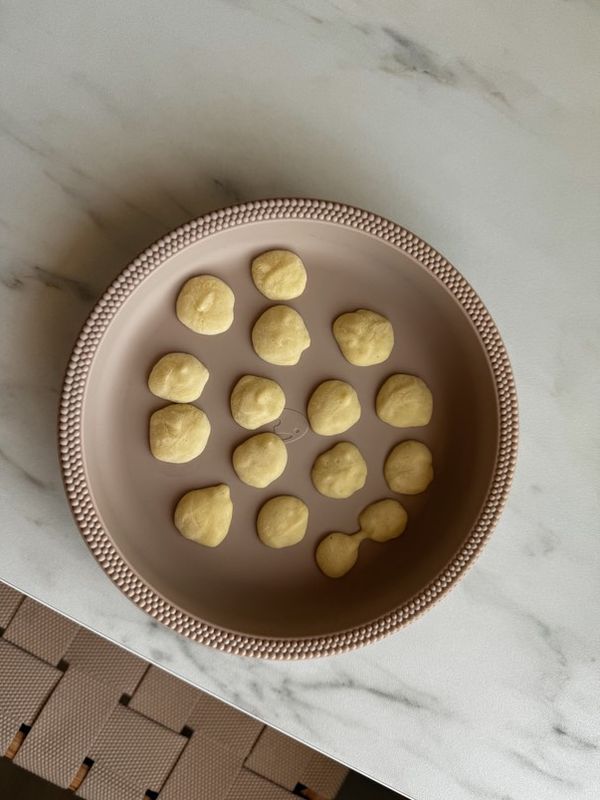 Tallerken med sugekopp  My1 BUBBLES - VELG FARGE